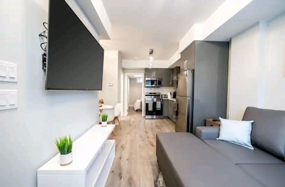 Cozy condo sleeps 4 