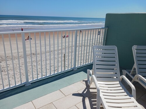 Have a great vacation on the beach at the Daytona Beach club