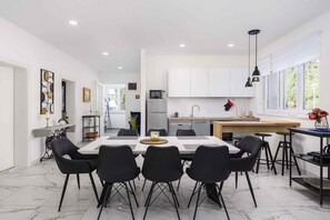 Dining - Villa with pool, air conditioning, internet and covered terrace, near the sea (Umag)