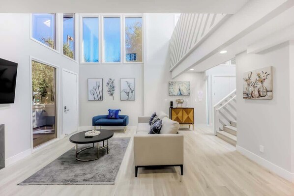 Smart TV, fireplace, offices