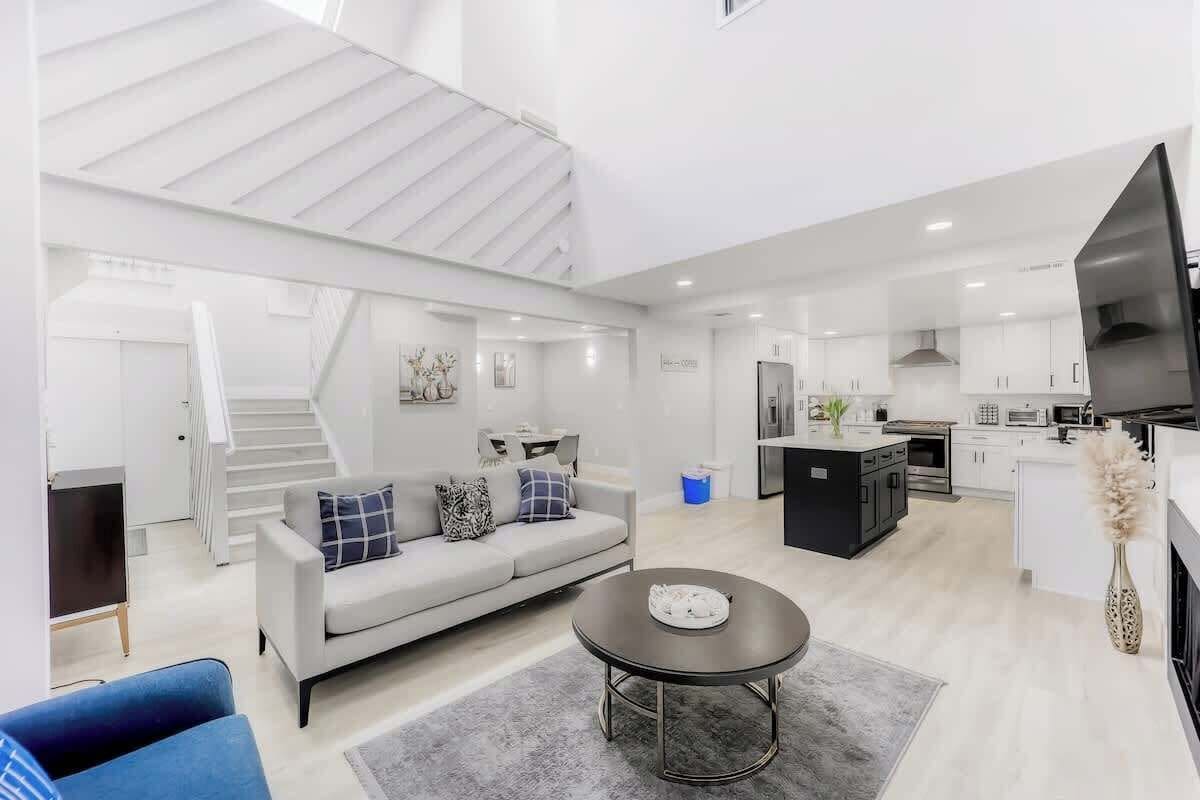 Smart TV, fireplace, offices