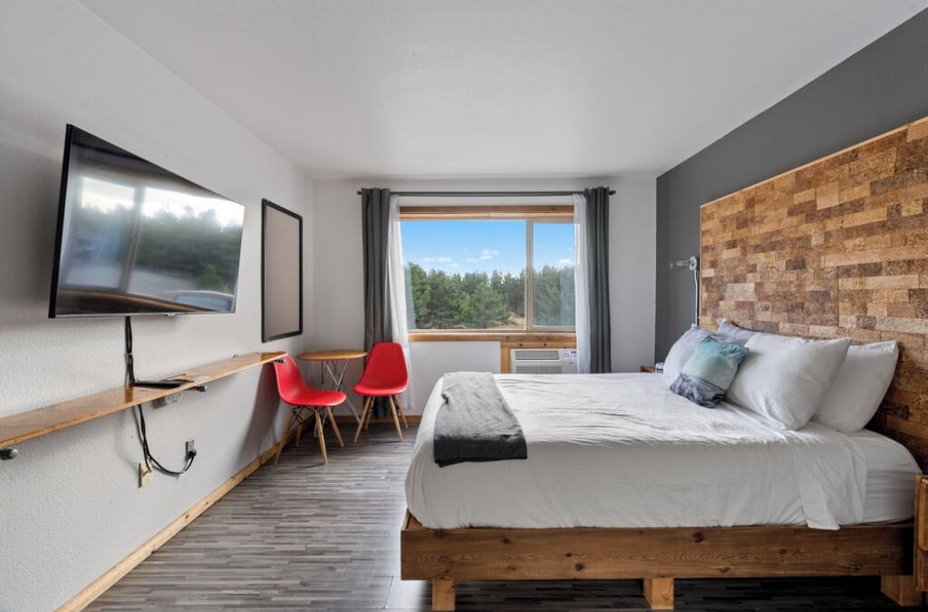 Savor Ocean Views! Two Pet-friendly Units, Free Parking, Indoor Swimming Pool! - Long Beach