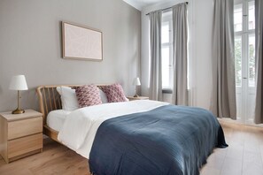 2 bedrooms, iron/ironing board, WiFi, bed sheets - Bright Prenzlauer Berg 2BR, nr Mauerpark, by Blueground (Berlin)