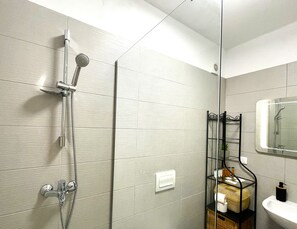 Secador de pelo, toallas