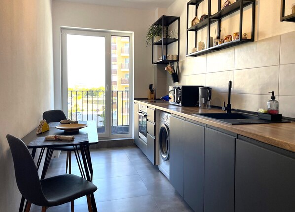 Fridge, microwave, oven, stovetop