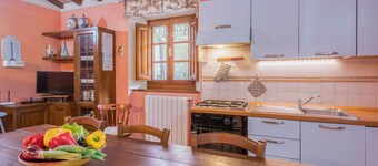 Lovely apartment for 6 people with pool, WIFI, TV, veranda, pets allowed and parking