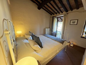 1 bedroom, free WiFi - Nice apartment for 4 people with A/C, TV and balcony (Lucca)