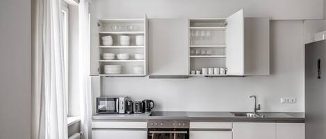 Fridge, microwave, oven, stovetop