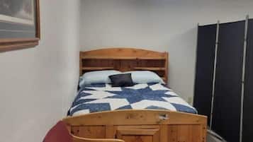 3 bedrooms, bed sheets