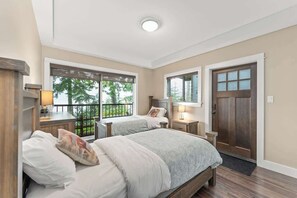 3 bedrooms, WiFi - Seaside Haven -Hot Tub with Oceanfront View (Port Renfrew)