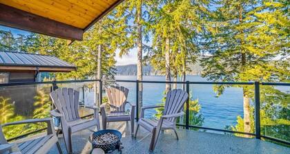Seaside Haven -Hot Tub with Oceanfront View