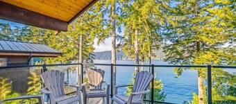 Seaside Haven -Hot Tub with Oceanfront View