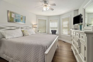 2 bedrooms, in-room safe, iron/ironing board, free WiFi