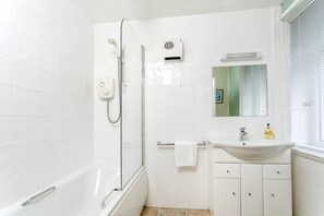 Bathroom - April Cottage, Minehead (Minehead)