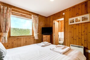 3 chambres, fer et planche à repasser, Wi-Fi, literie fournie