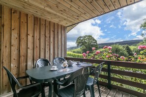 Outdoor dining - Laburnum Lodge, Minehead (Minehead)