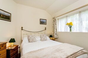 1 غرفة نوم ومكواة/لوح كي وخدمة الإنترنت وملاءات أسرّة