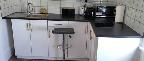 Fridge, microwave, stovetop, toaster