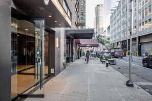 Exterior detail - Modern Midtown East 2BR w/ Elevator, nr Subway, by Blueground (Midtown)