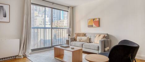 Fernseher, Stereoanlage