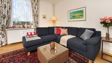 Fernseher, Kamin, DVD-Player, Stereoanlage