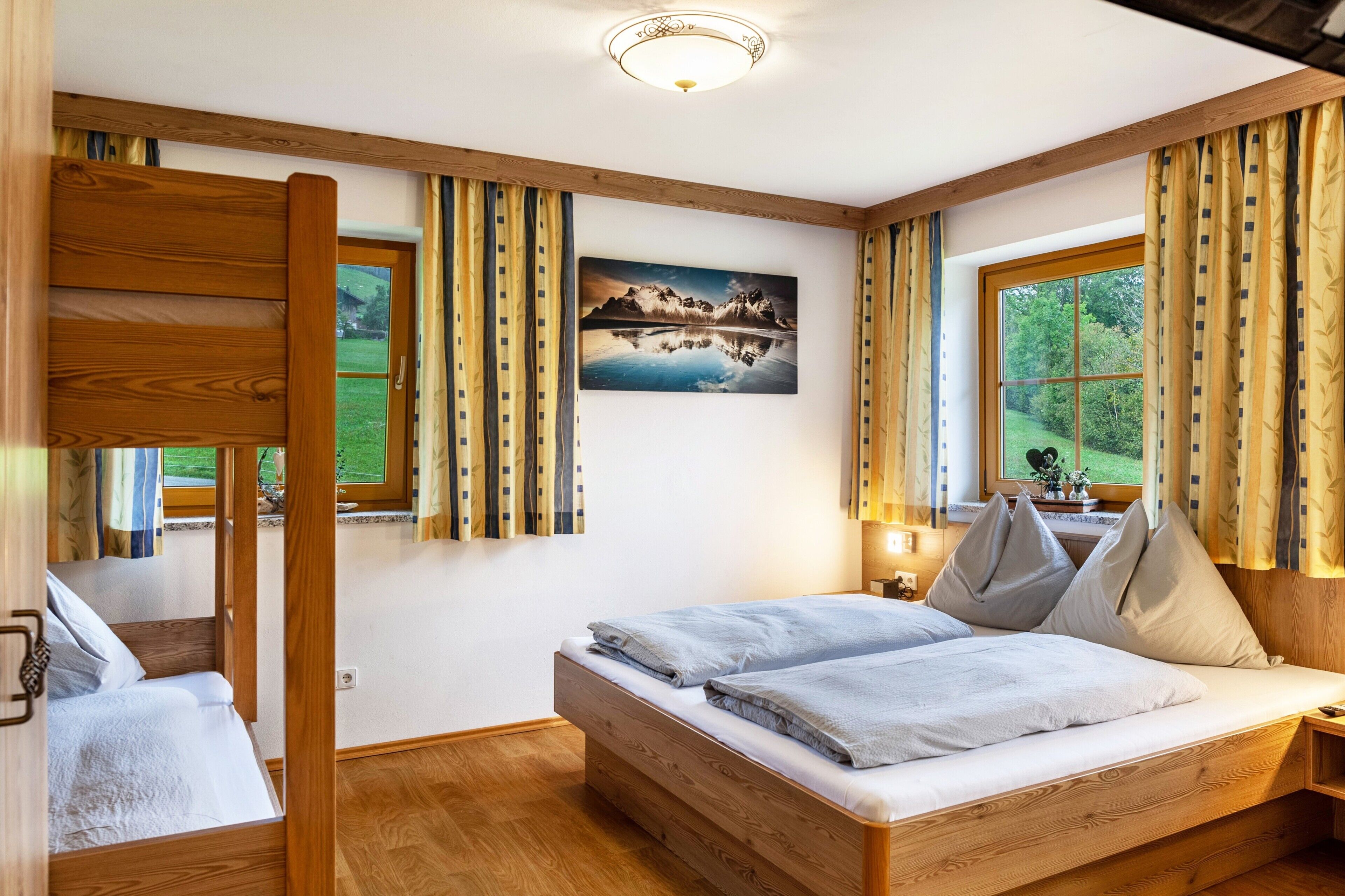 4 chambres, Wi-Fi gratuit, draps fournis