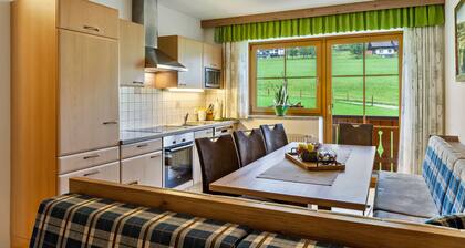 Ferienwohnung 'Haus Unterrain' mit Bergblick, Terrasse und WLAN