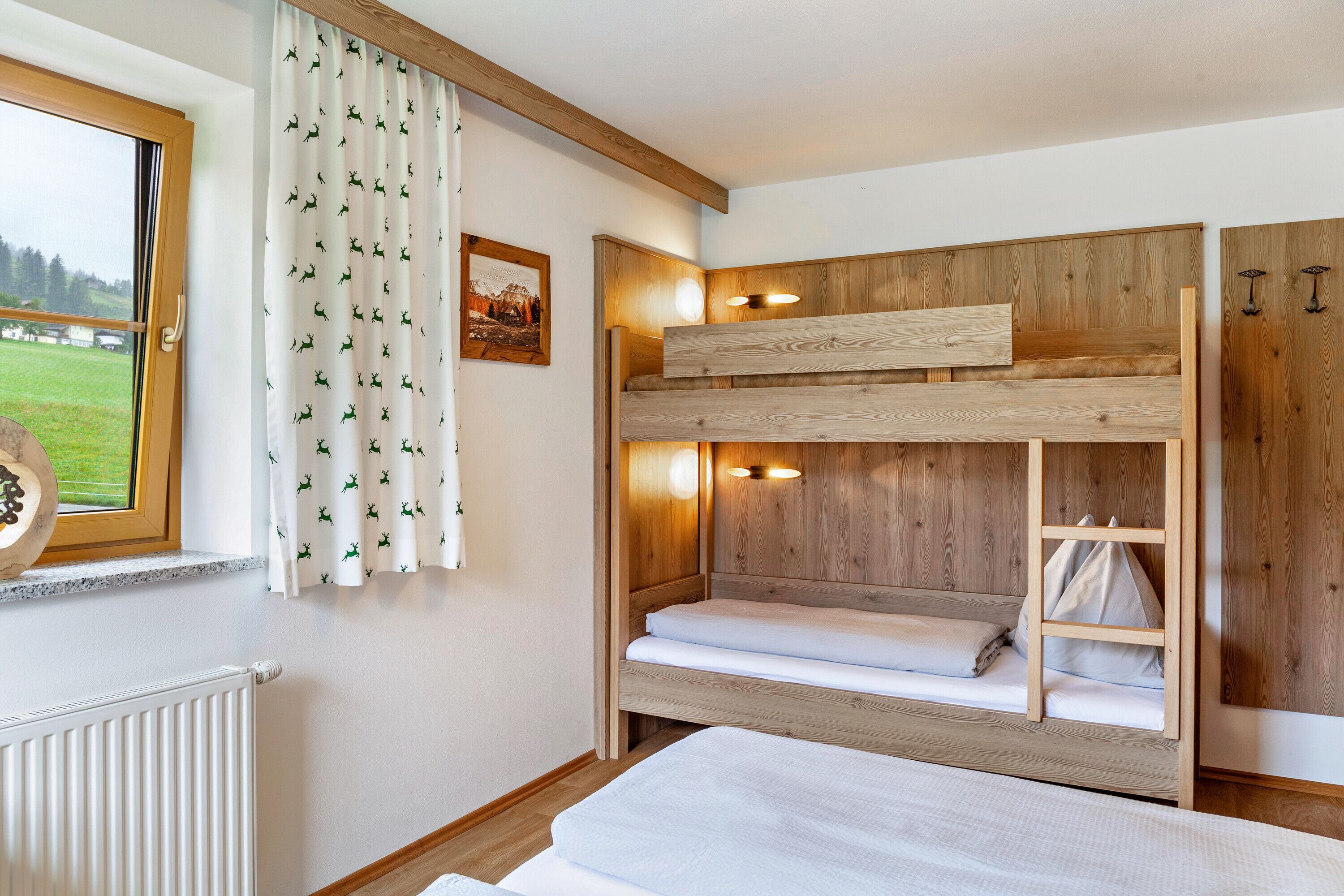 4 bedrooms, free WiFi, bed sheets