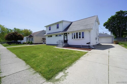 Luxurious Apartment only few minutes away from UB & Buffalo Airport!! 