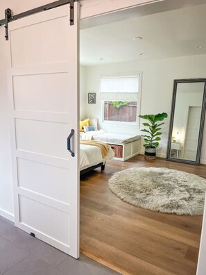 1 bedroom, desk, iron/ironing board, free WiFi