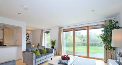 Luxury Flat in Peaceful Riverside Near Aberdeen