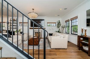 Fernseher, Kamin, Arbeitsbereiche