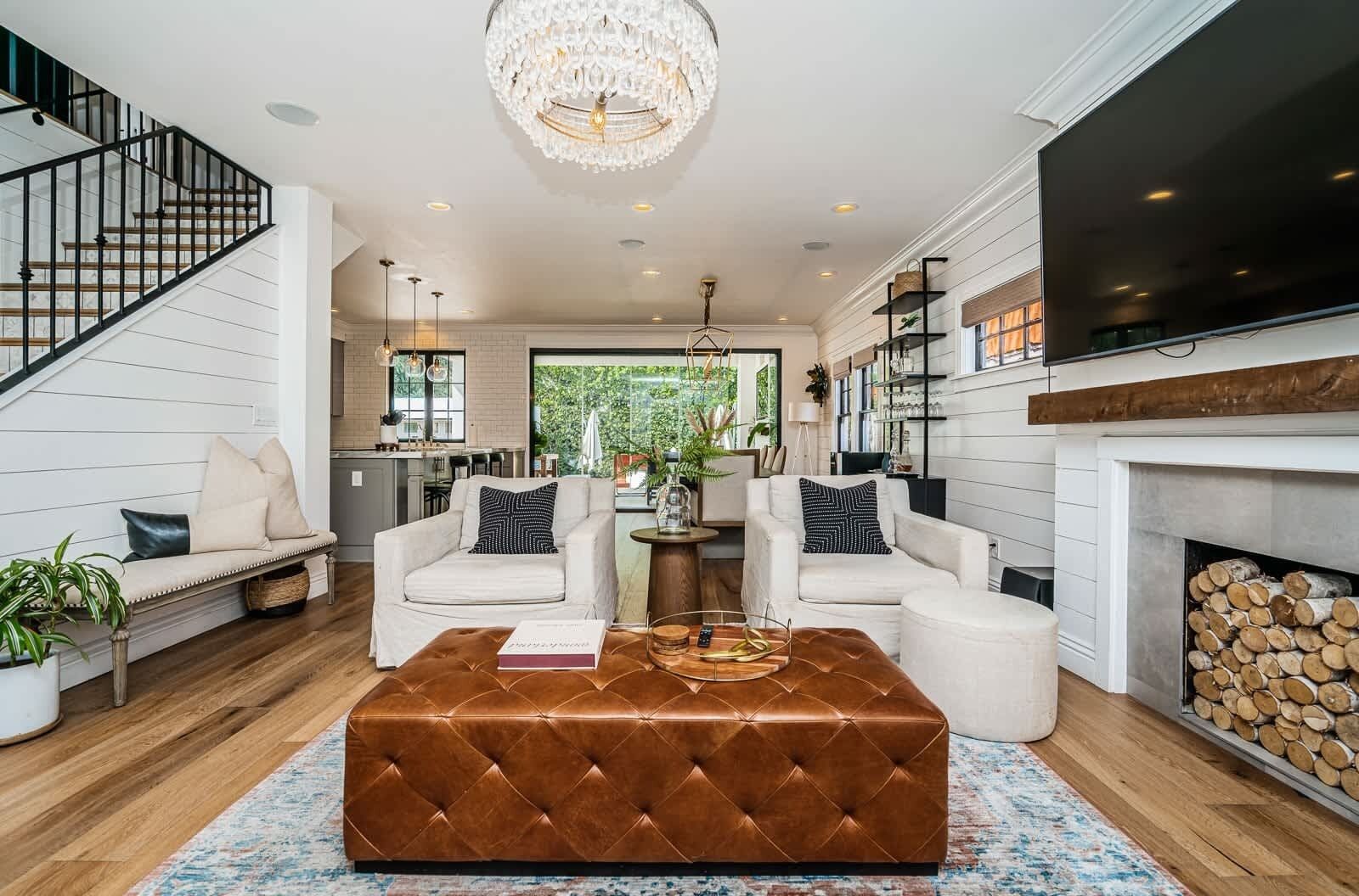 Fernseher, Kamin, Arbeitsbereiche