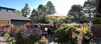 Garden Home In Victoria