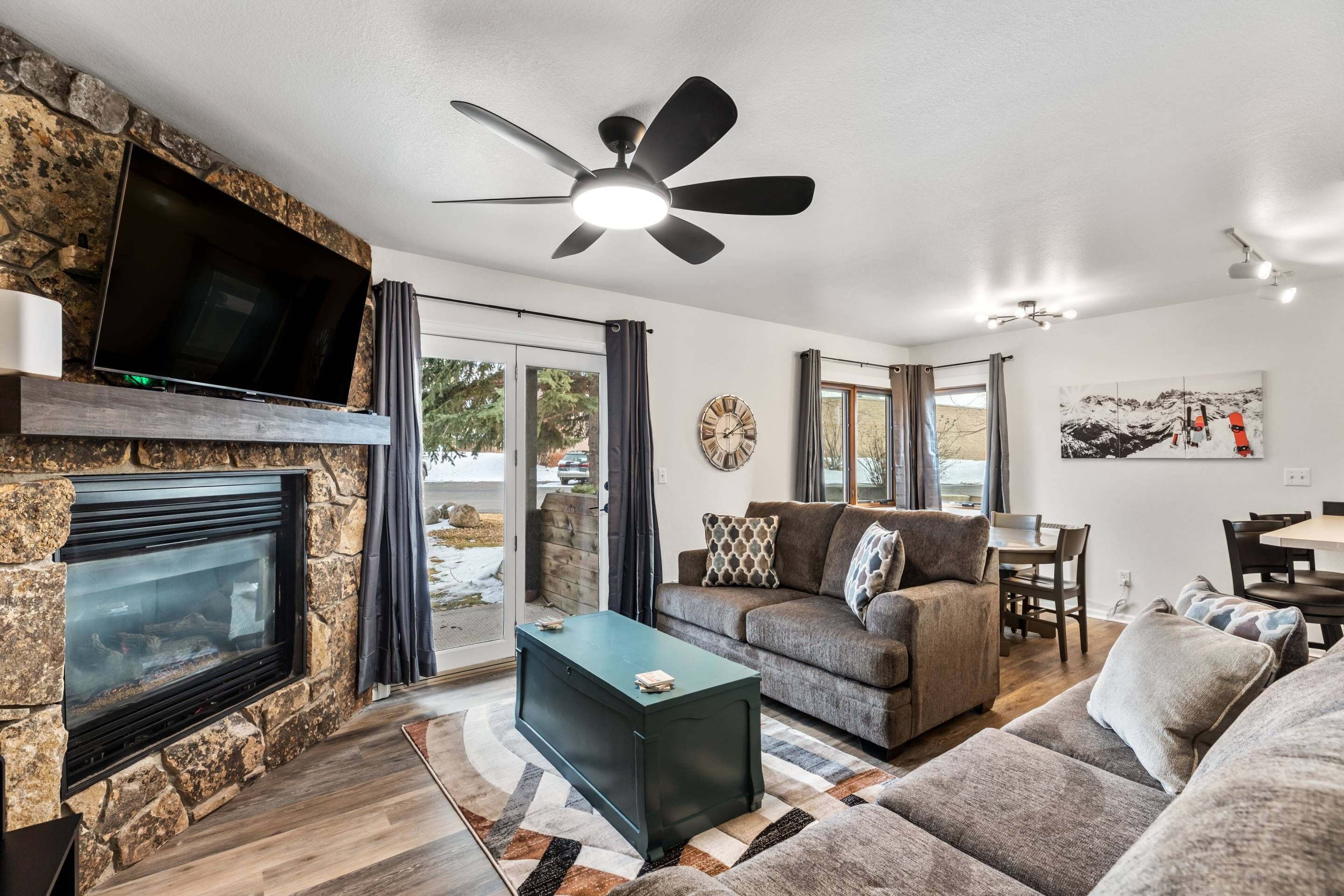 Smart TV, fireplace, DVD player, books