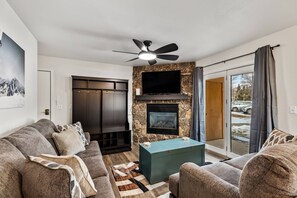 Unclassified image, 4 of 49, button