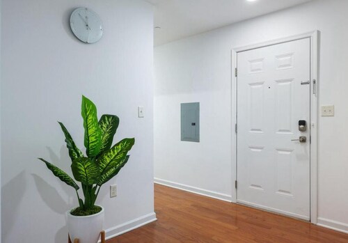 Cozy 2bedroom 2bath near train station, NYC and EWR
