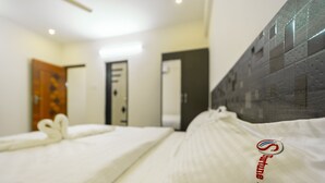 ファミリー ルーム | 高級寝具、デスク、WiFi (無料)、ベッドシーツ