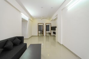 Chambre Familiale | Literie de qualité supérieure, bureau, Wi-Fi gratuit, draps fournis