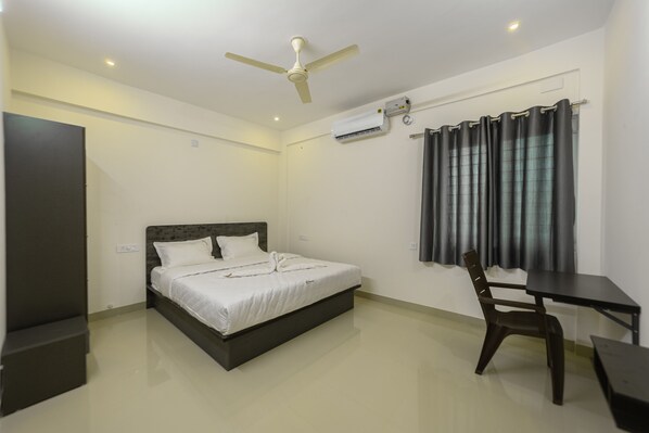 Ropa de cama de alta calidad, escritorio, wifi gratis y ropa de cama 