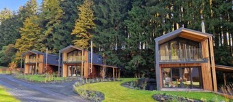 Luxe Timber Lodge & Yoga Loft by Interhome