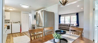 Hillsboro Hideaway w/ Private Hot Tub & Bunkhouse!