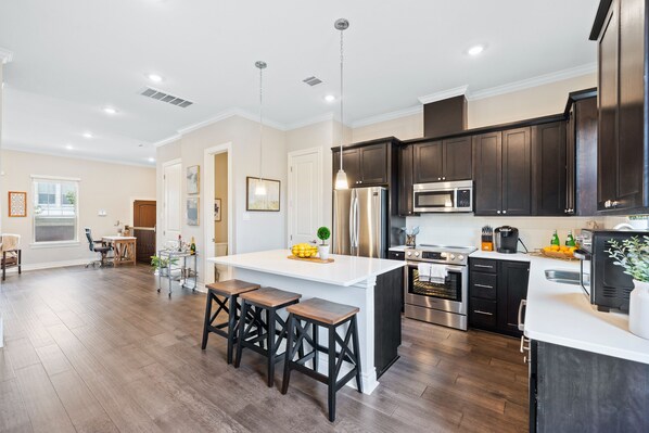 Fridge, microwave, oven, stovetop - Flood, Fire, Freeze, Renovations? Emergency Housing Experts In Georgetown! (Georgetown)