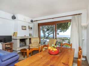 TV - "Melis II M5 Playa de Pals" by Interhome (Pals)