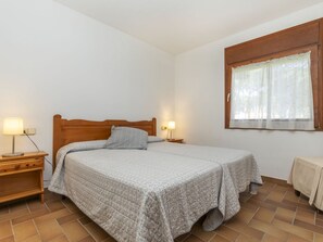 3 bedrooms, WiFi - "Melis II M9 Playa de Pals" by Interhome (Pals)