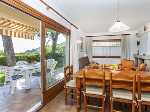 Outdoor dining - "Melis II M3 Playa de Pals" by Interhome (Pals)