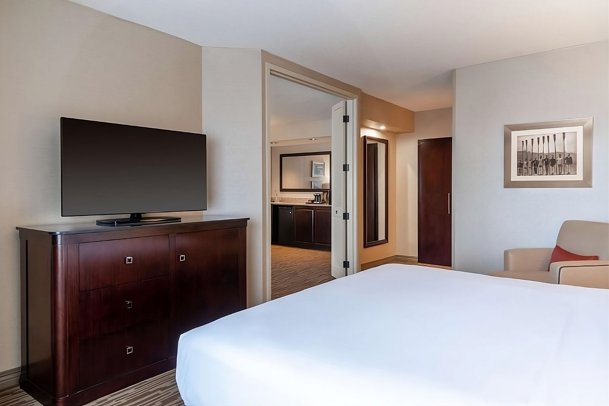 Your Home Away from Home! Walk to the Greater Columbus Convention Center!