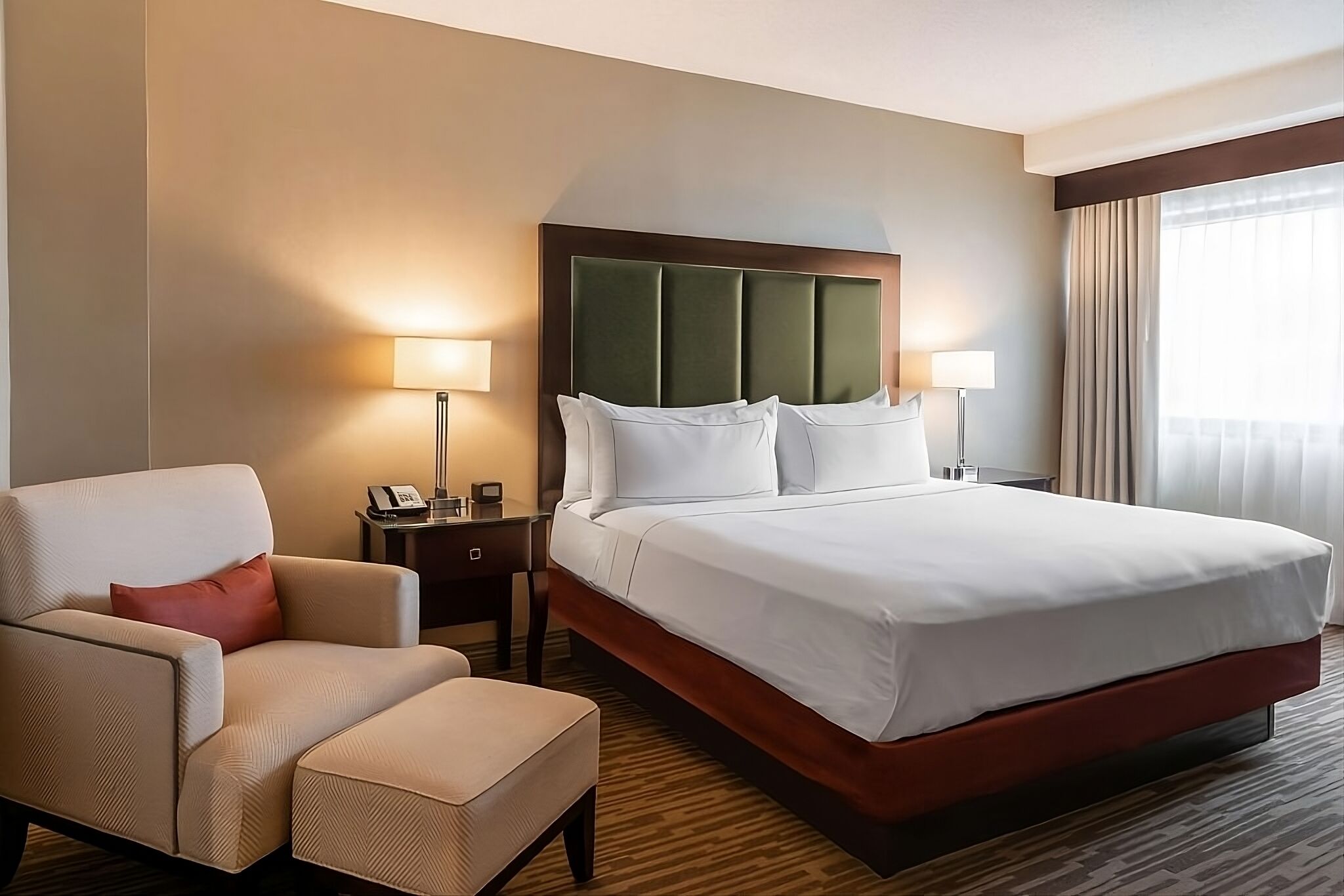 A Place You'll Surely Enjoy! Walk to the Greater Columbus Convention Center!
