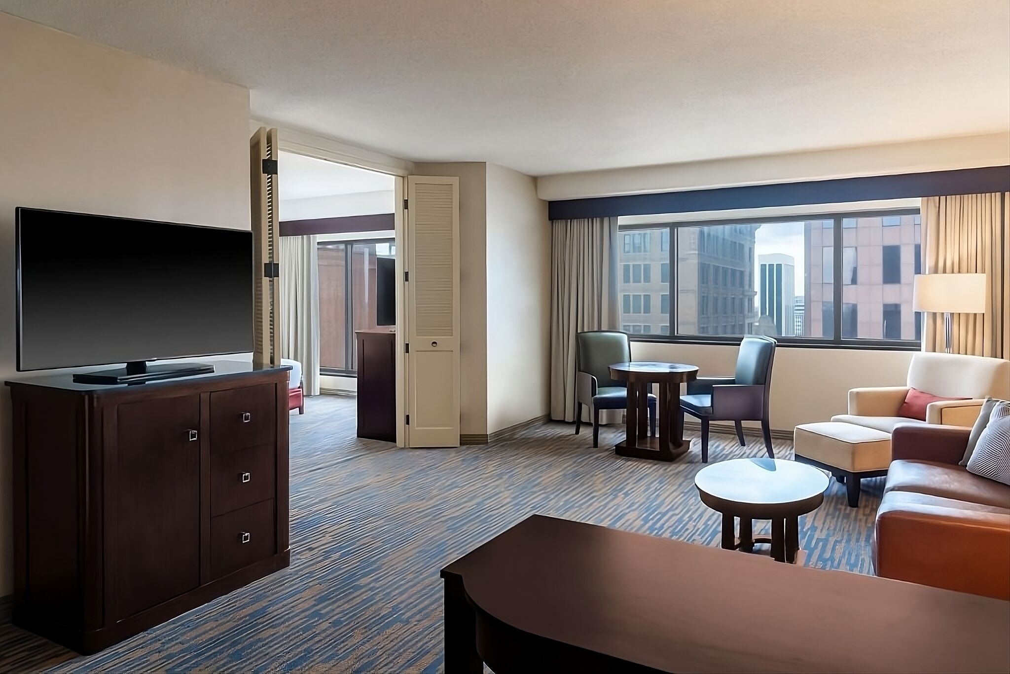 Enjoy a Hassle-Free and Suiting Stay! City View, Near Nationwide Arena!