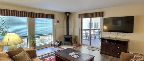 Smart TV y chimenea